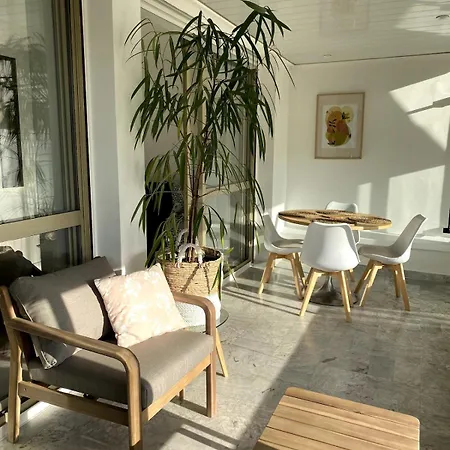 T2 Front De Apartment